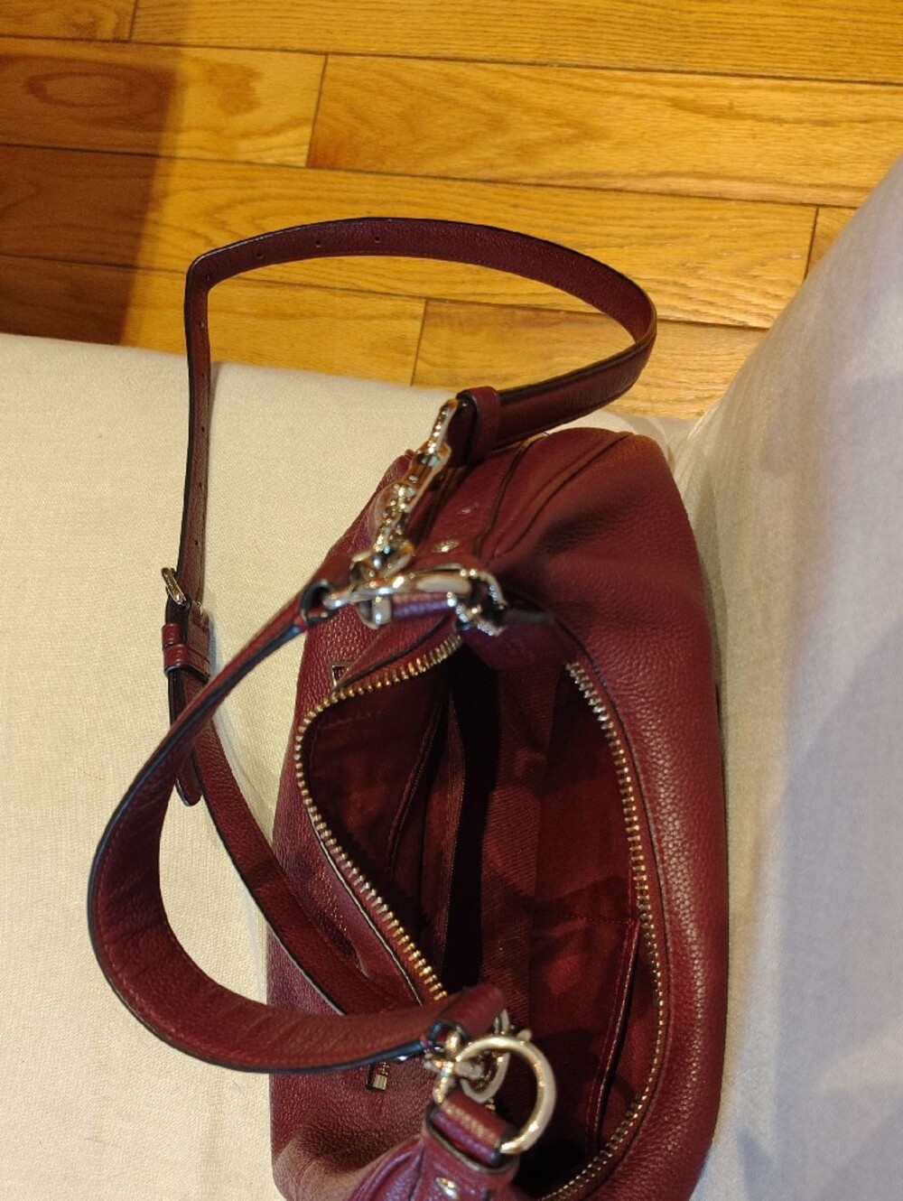 Coach Pebbled Leather Shoulder Bag in Wine - Picture 3 of 3